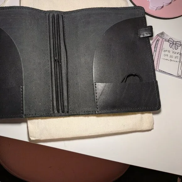 Foxy Fix- Travelers Notebook Black No5 - Picture 4 of 8
